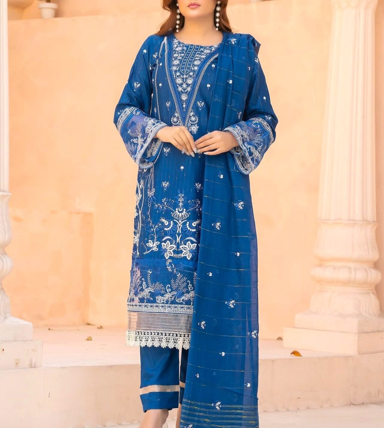 Luxury Tubelight Doria Lawn Stuff